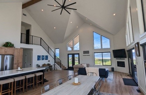 Fish Haven House | Built 2023!180-degree lake views, huge deck, 6+ acres, fiber, ping pong!