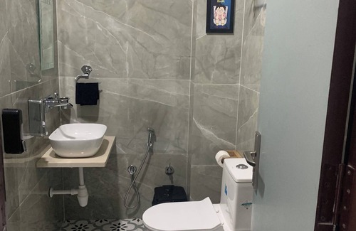 Jaipur Apartment | Bumblebee 4 individual bedroom apartment in enchanting Jaipur with WiFi, AC