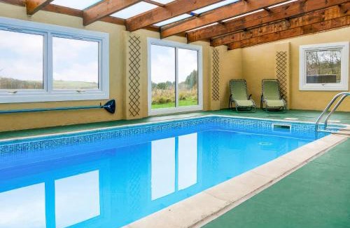 Forfar House | Bumblebee Cabin - Uk45403
