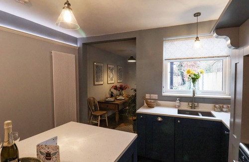 Beverley Cottage | BUMBLEBEE COTTAGE, pet friendly, with a garden in Beverley