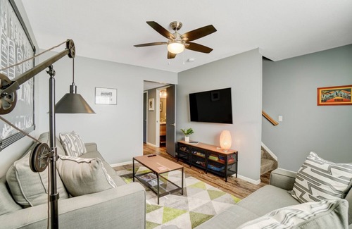 Hamilton House | Bump Set Slam Dunk @ SpookyNook - Sports Inspired Townhome - 1 Min Walk to Venue