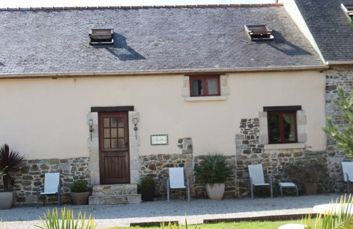 Nehou House | Bumpkin Cottage La Mare, Child-Friendly, Heated Pool & Great Facilities