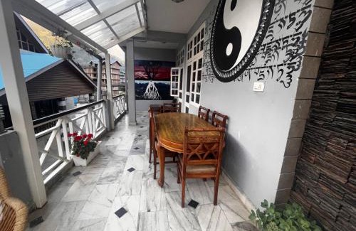 Ramanuj Ganj Hotel | Bumraha Stays