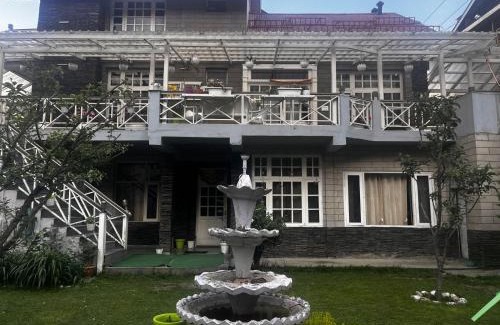 Ramanuj Ganj Hotel | Bumraha Stays