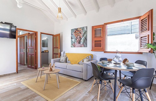 Capesterre-de-Marie-Galante House | Bungalow Damien with jacuzzi and spacious areas. Perfect for 2 guests.