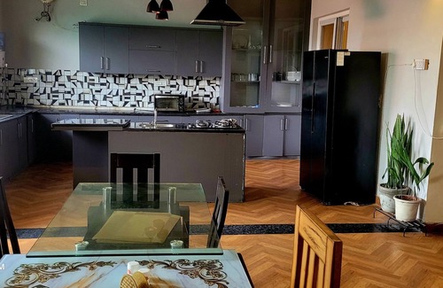 Mohali Villa | Bungalow with Swimming pool n pool table 4 bedrooms AC, WiFi, Mohali Chandigarh