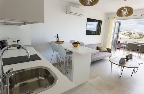 Sonnenland House | BUNGALOW WITH WONDERFUL VIEWS AND LARGE TERRACE