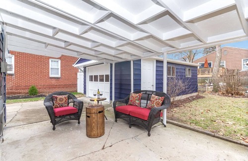 Broad Ripple House | Bungalow @ Broad Ripple! Next to Monon and BR Ave!