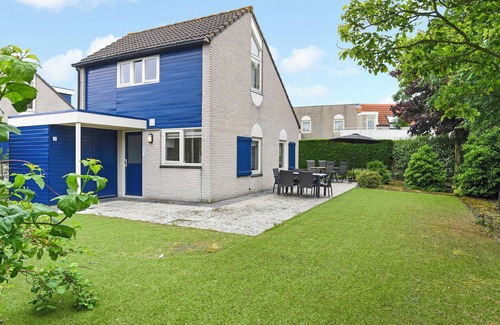 Brouwershaven Cottage | Bungalow for 4 persons with enclosed garden