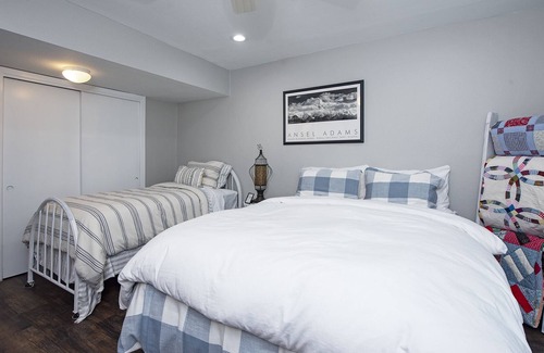 Kemah Cottage | Bungalow in Lakeside Community