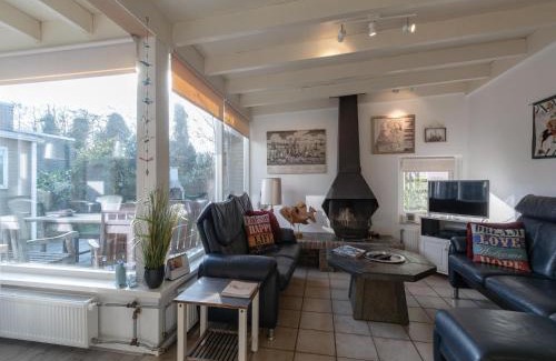 Sint Maartenszee House | Bungalow in Sint Maartenszee near Beach