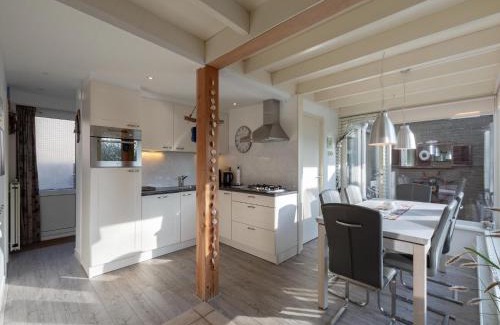 Sint Maartenszee House | Bungalow in Sint Maartenszee near Beach