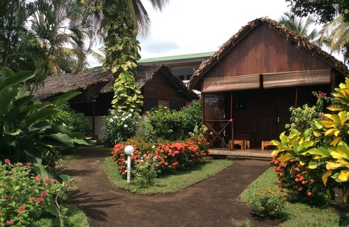 Hell-Ville House | Bungalow in the Garden of Eden