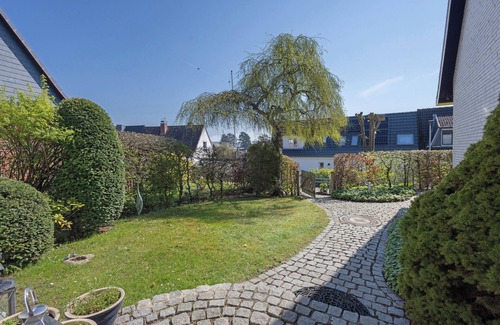 Ronnau House | Bungalow 'Lemke Mit Terasse' with Private Garden and Wi-Fi