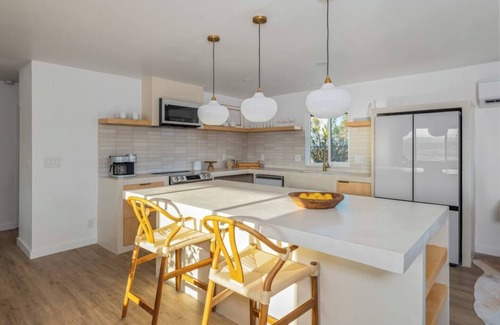 Panorama Heights House | Bungalow: Modern 2br Joshua Tree Casita