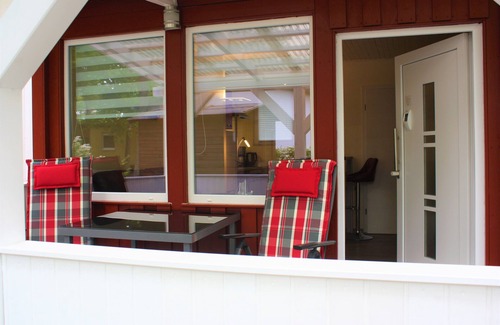 Muritz House | Bungalow "Morgenrot", 250m to the Müritz + boat mooring