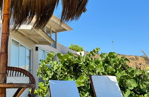 Punta Sal House | Bungalow on the beach in front of the warm and calm sea of Canoas de Punta Sal.