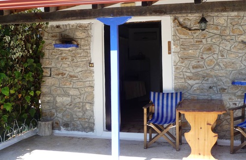 Aipeia House | Bungalow right on the beach