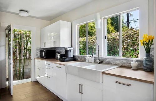 Venice House | Bungalow Two: Gated and Private Near Abbot Kinney