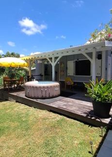 Le Francois Apartment | Bungalow Ulutawu SPA Privatif