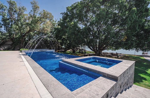 Cajititlan House | Bungalow with jacuzzi and lake view