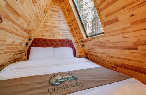 Tosya House | Bungalow with Balcony in Nature Near Dipsiz Lake