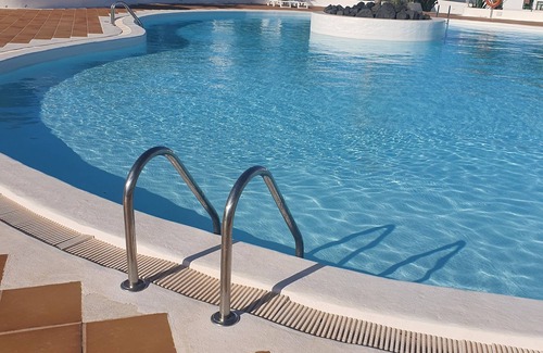 Puerto Calero House | Bungalow with beautiful roof top views, Minutes from the Marina