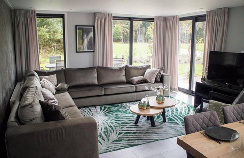 Otterlo House | Bungalow with multiple floors, 4 bedrooms and 2 bathrooms