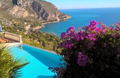 Eze House | Bungalow- wooden chalet, comfort, 180° sea view, infinity pool, garden, 2 pers