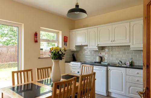 Bundoran House | Bunhovil - 2 Bedroom Bungalow