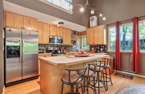 Berkeley Springs Cabin | Bunkaroono - Family and Pet Friendly
