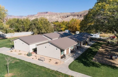 La Verkin Cabin | Bunkhouse 1A Near Zion