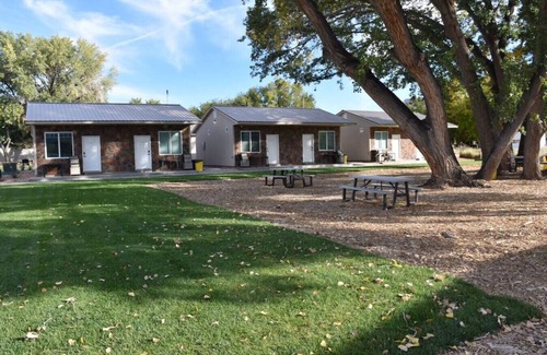 La Verkin Cabin | Bunkhouse 7A With Shady Trees