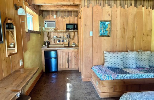 Winthrop Hotel | Bunkhouse Inn-Room 4, Walk to Downtown Winthrop!