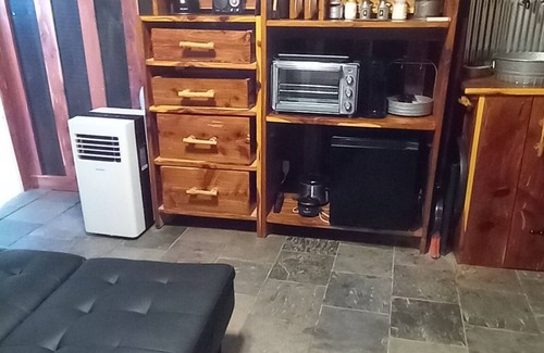 Elkland Cabin | Bunkhouse with AC at B Berry Farms & Co in Elkland, Mo