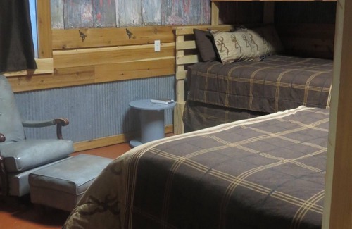 Platte Cabin | Bunkhouse with all the amenities one could need!