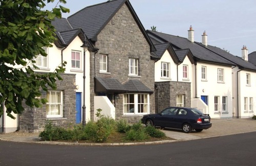 Bunratty Apartment | Bunratty West 4023 - a two story that sleeps 6 guests in 3 bedrooms