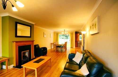 Bunratty Apartment | Bunratty West 4026 - a two story that sleeps 6 guests in 3 bedrooms