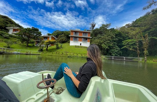 Quebrada Grande Hotel | Burbi Lake Lodge