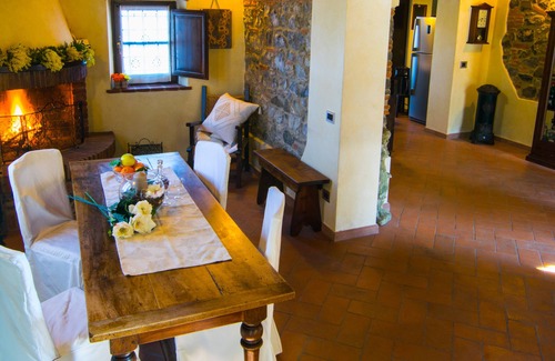 Quarrata Villa | Buriano House - villa with pool for 13/14 people