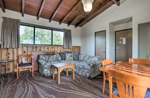 Burkesville Apartment | Burkesville Apt with Deck, Views and Pool Access!