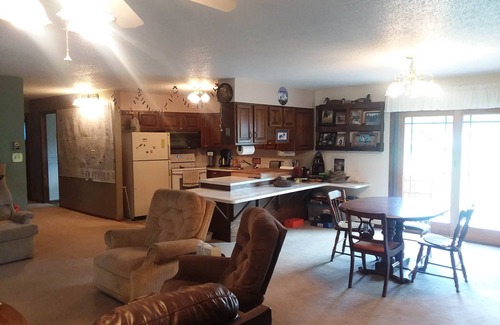 Kulm House | Burnett Boys Hunting & Fishing Lodge Inc.
