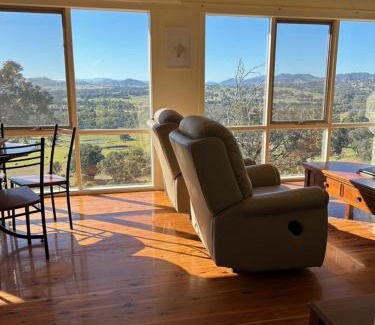 Mansfield House | Burnt Creek Cottages