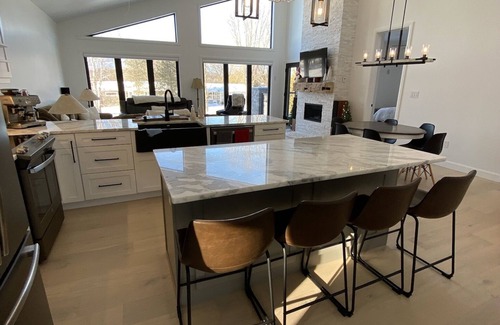Lambton Shores House | Burwell Hideaway Nordic Spa *HOT TUB * Sauna* Pool Table * Fireplace *