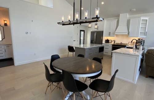 Lambton Shores House | Burwell Hideaway Nordic Spa *HOT TUB * Sauna* Pool Table * Fireplace *