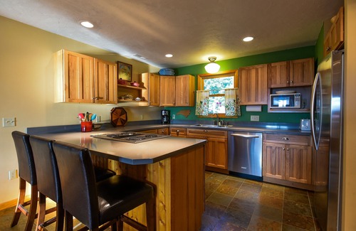 Skyland House | Busbee Lookout 8Yrs 5🌟, Easy to Town & Parkway, All King beds, Big Sunset View!