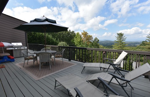 Skyland House | Busbee Lookout 8Yrs 5🌟, Easy to Town & Parkway, All King beds, Big Sunset View!