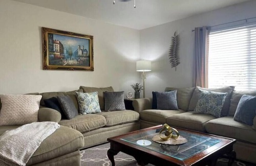 Riverside House | Business Class/Family Vacation/Large back yard