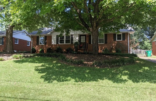Charlotte House | Business/Family friendly close to uptown and airport