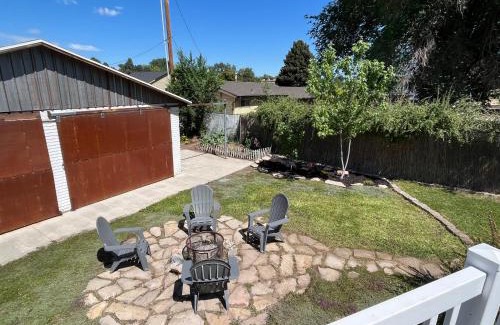 Lakeview House | Business in Front and Fun in the Back Pets too